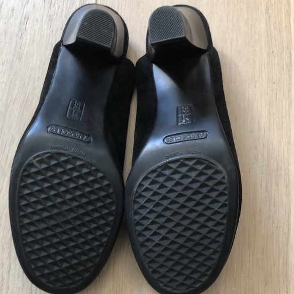 Black suede slingback heels. Like new condition. - Picture 4 of 4